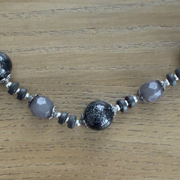 Vtg Chunky Gunmetal Black Silver Beaded Necklace Matching Set Stretch Bracelets - Picture 4 of 16